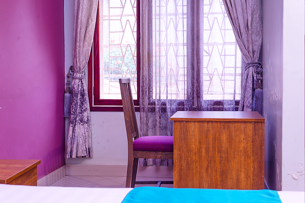 Deluxe Queen Room 201 - Image 2